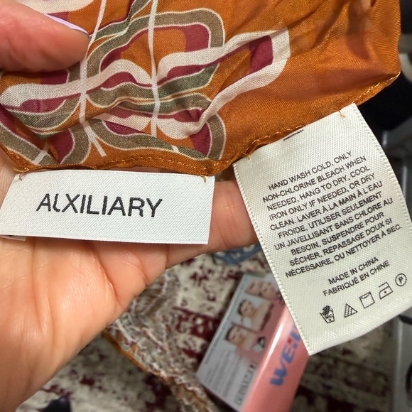 Stylish Multicolor Patterned Scarf - Picture 4 of 4